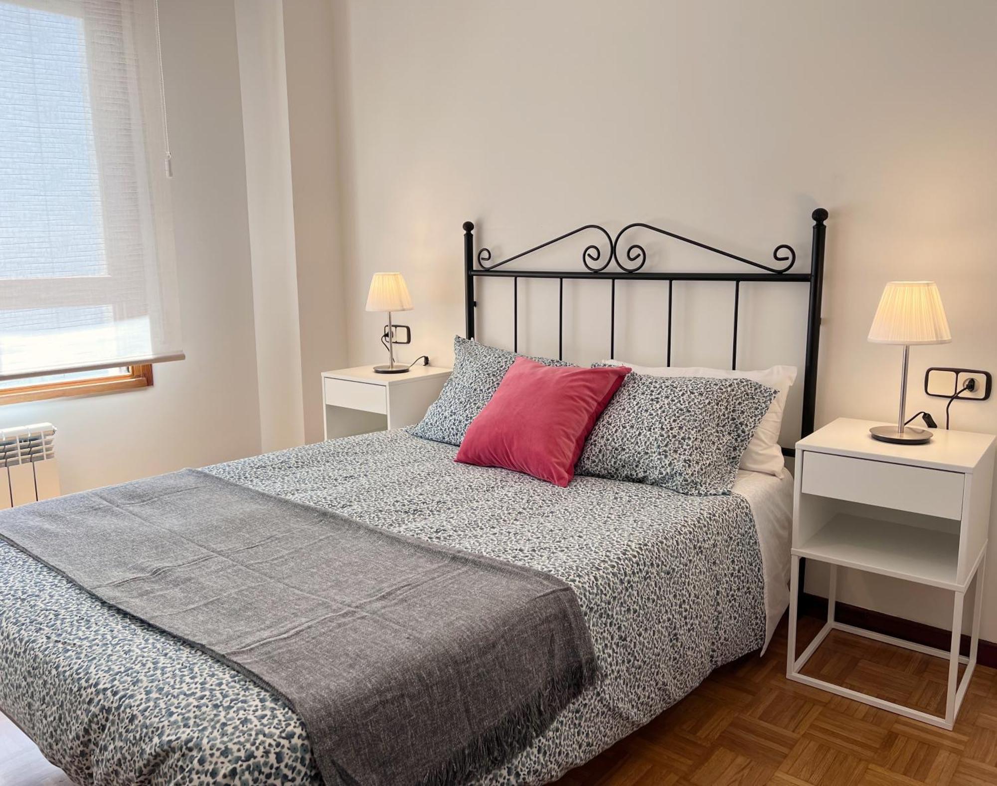 Apartamento Europa Centric Parking Gratis Oviedo Eksteriør bilde